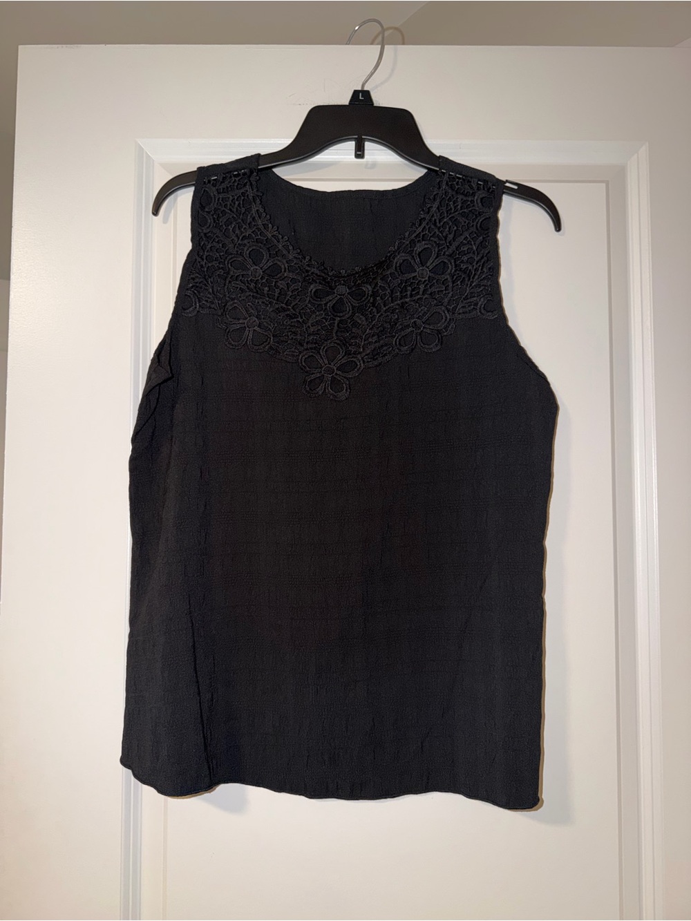 Black Crochet Yoke Sleeveless Women's Top size XL